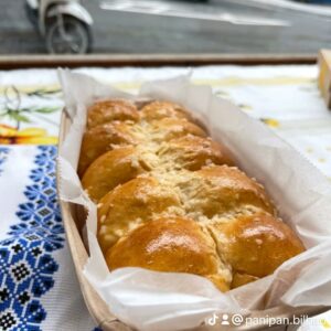 Pampushkas con salsa de ajo